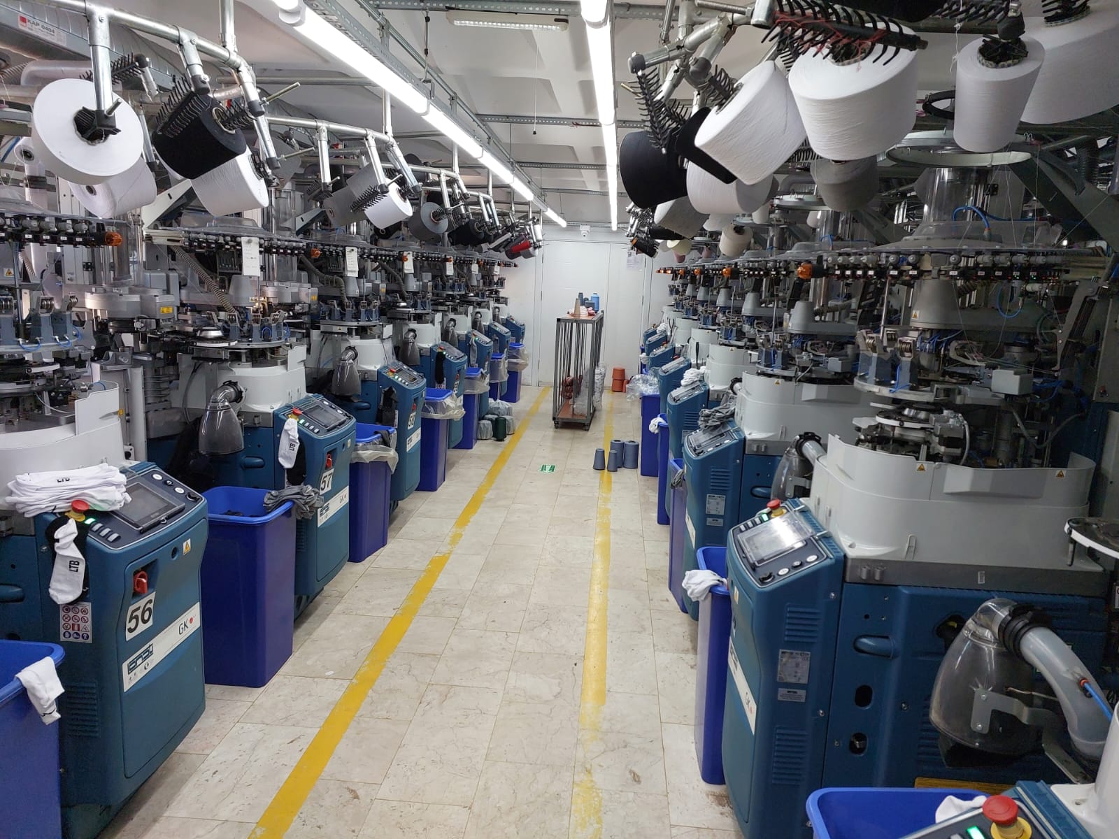 Custom_made_socks_manufacturer_machines